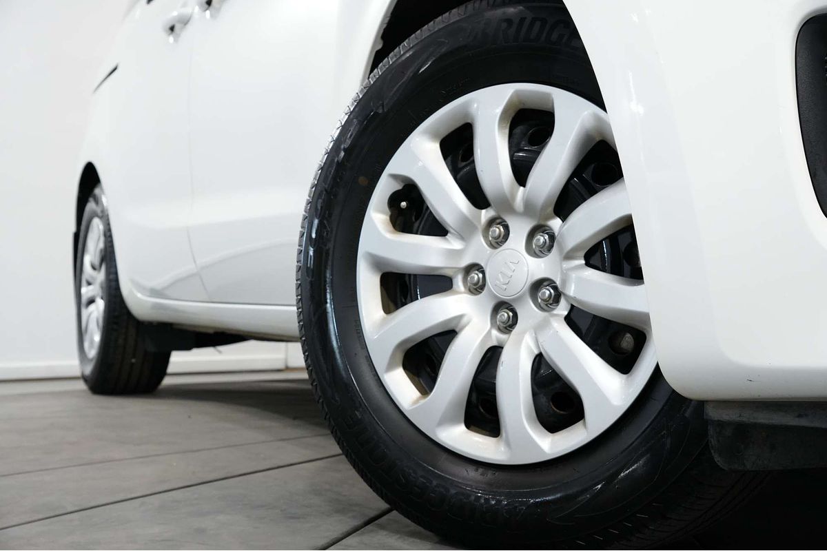 2016 Kia Carnival S YP