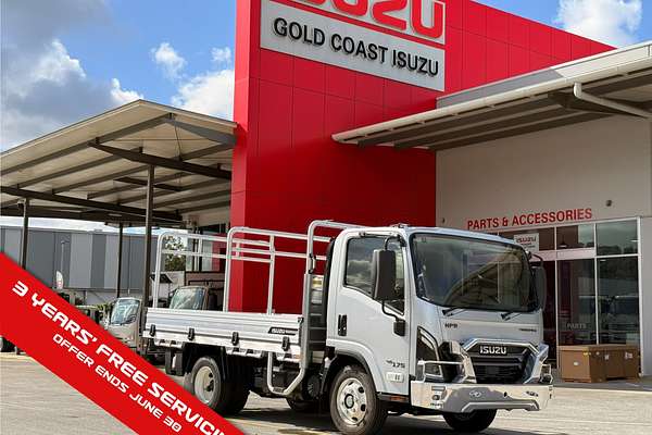 2026 Isuzu NPR 45/65-175 TRADEPACK