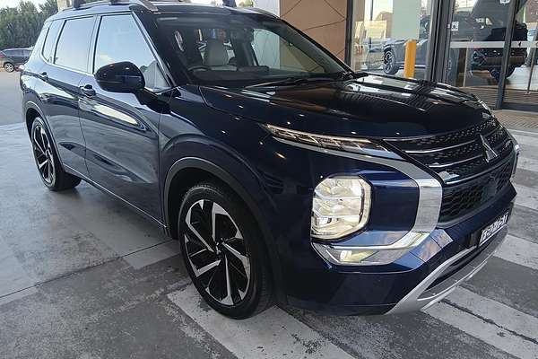 2023 Mitsubishi Outlander Exceed ZM
