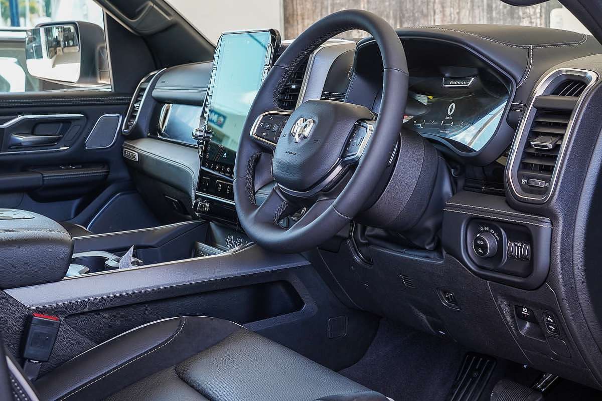2025 RAM 1500 Laramie Sport Hurricane SO RamBox DT 4X4 SWB