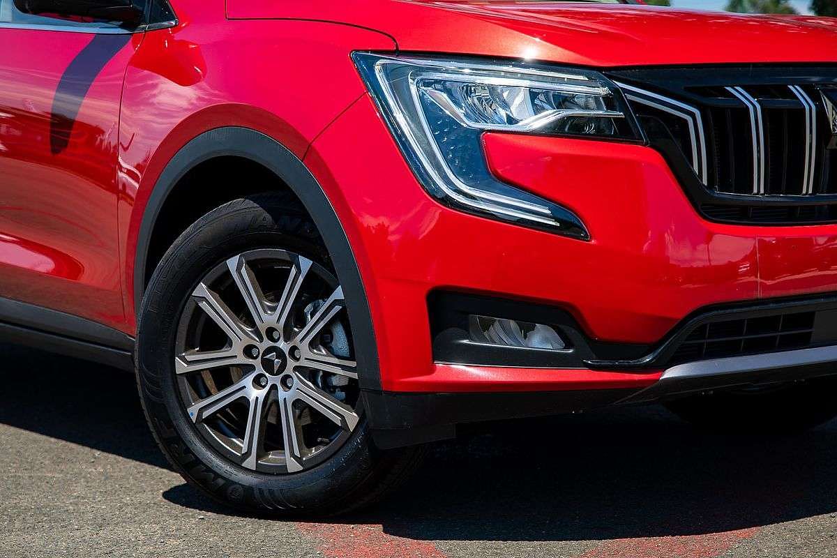 2025 Mahindra XUV700 AX7L