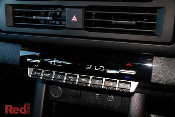 2026 Mitsubishi Triton GLX MV 4X4 thumb-11