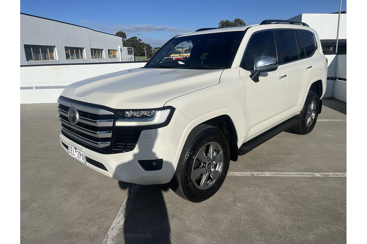 2023 Toyota Landcruiser Sahara FJA300R