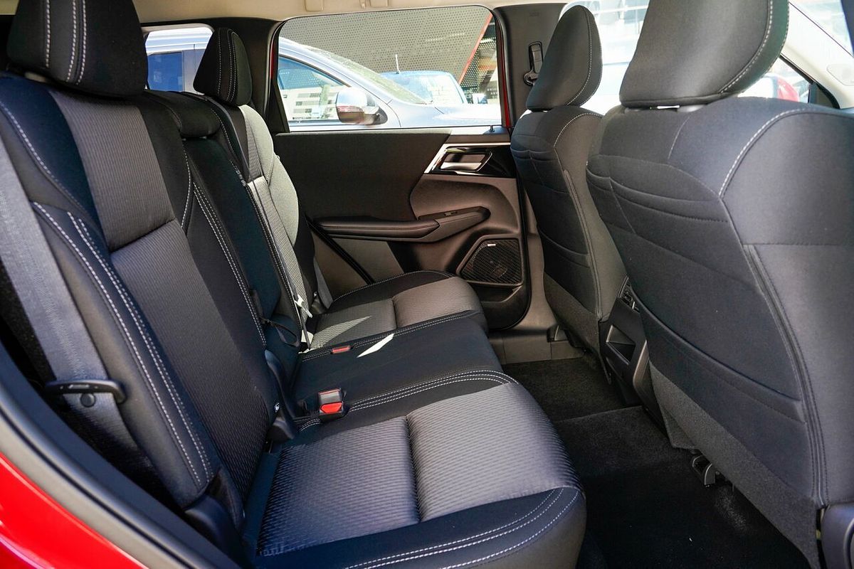 2025 Mitsubishi Outlander LS ZM