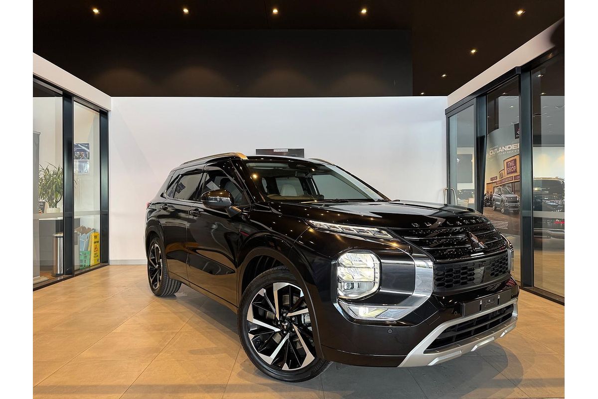 2023 Mitsubishi Outlander Exceed ZM
