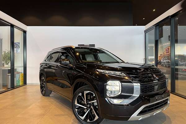2023 Mitsubishi Outlander Exceed ZM