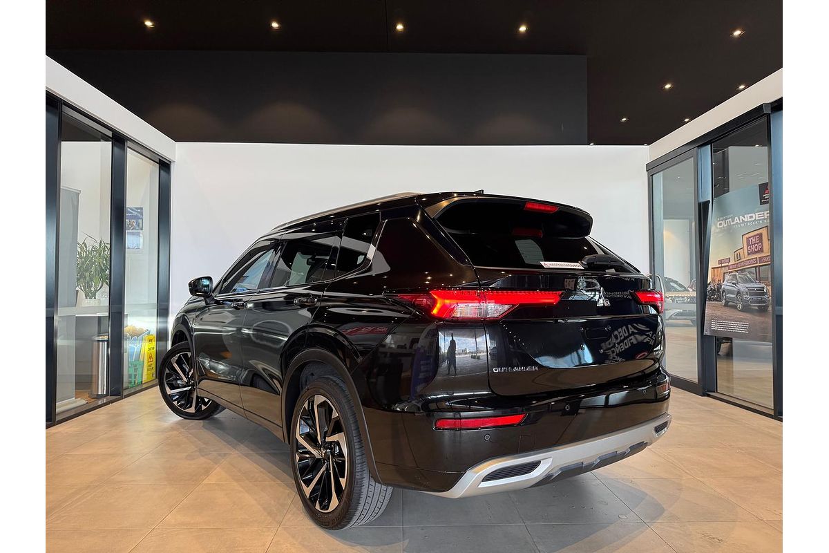 2023 Mitsubishi Outlander Exceed ZM