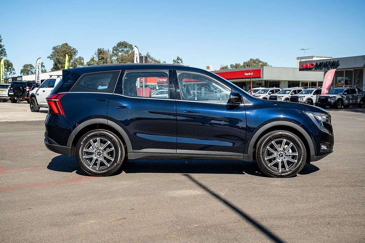 2025 Mahindra XUV700 AX7L