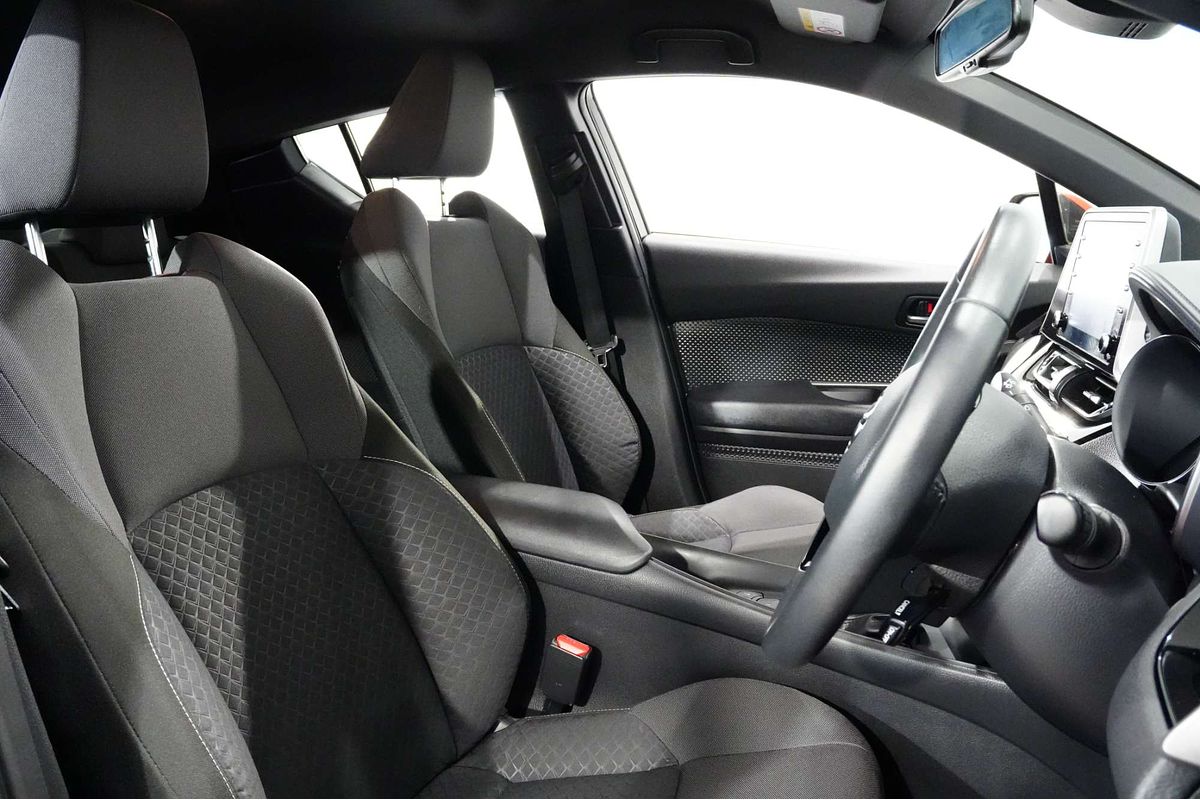 2020 Toyota C-HR GXL NGX10R