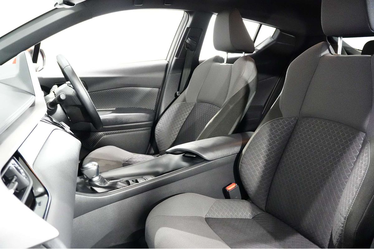 2020 Toyota C-HR GXL NGX10R