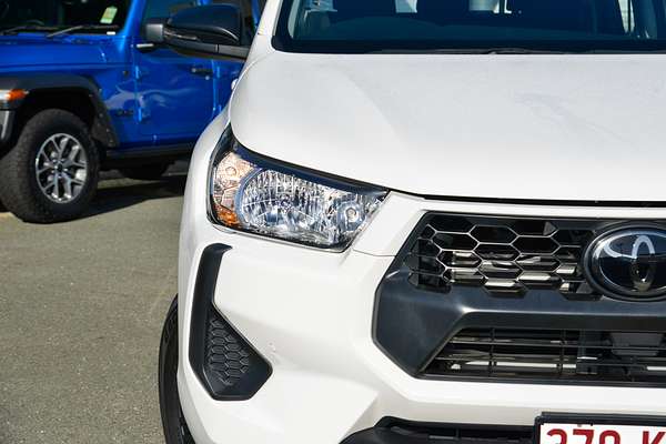 2024 Toyota Hilux SR GUN126R 4X4 thumb-1