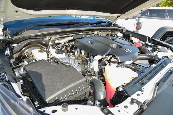 2024 Toyota Hilux SR GUN126R 4X4 thumb-7