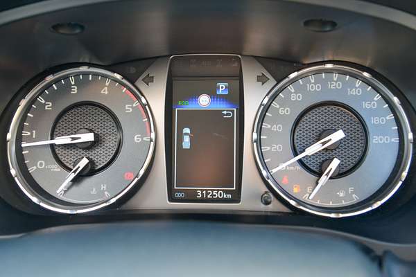 2024 Toyota Hilux SR GUN126R 4X4 thumb-10