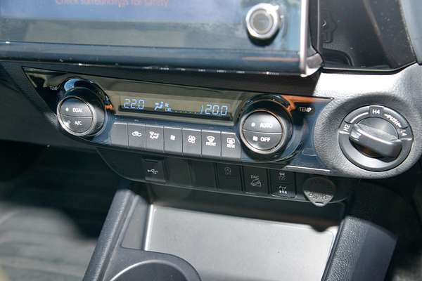 2024 Toyota Hilux SR GUN126R 4X4 thumb-12