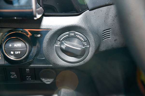2024 Toyota Hilux SR GUN126R 4X4 thumb-13