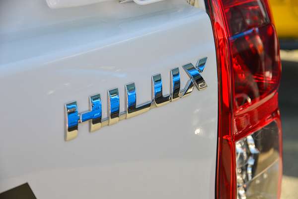2024 Toyota Hilux SR GUN126R 4X4 thumb-20