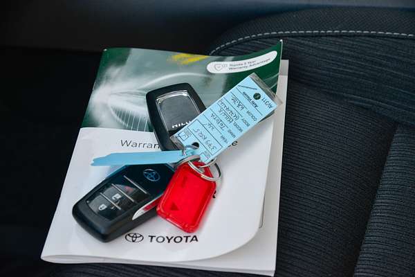 2024 Toyota Hilux SR GUN126R 4X4 thumb-22