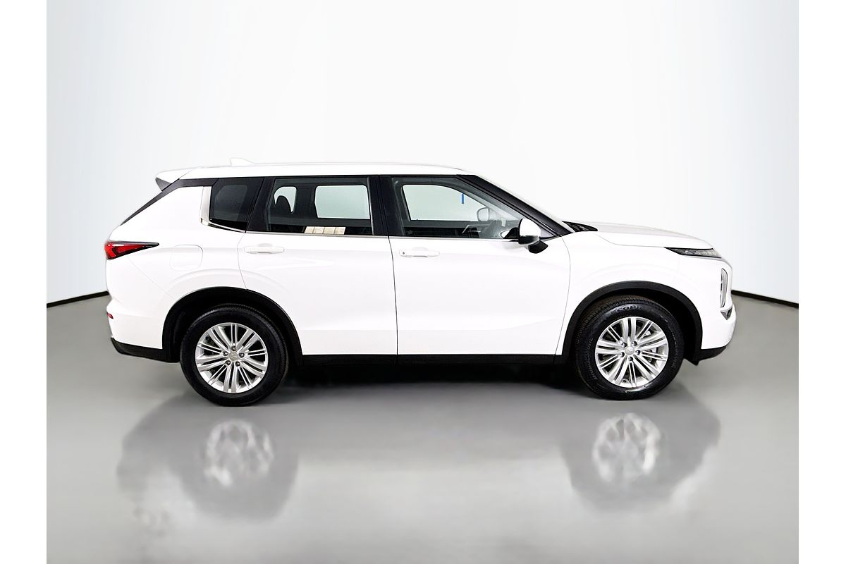 2024 Mitsubishi Outlander ES ZM