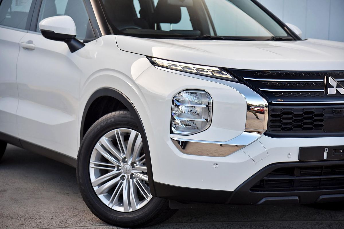 2024 Mitsubishi Outlander ES ZM