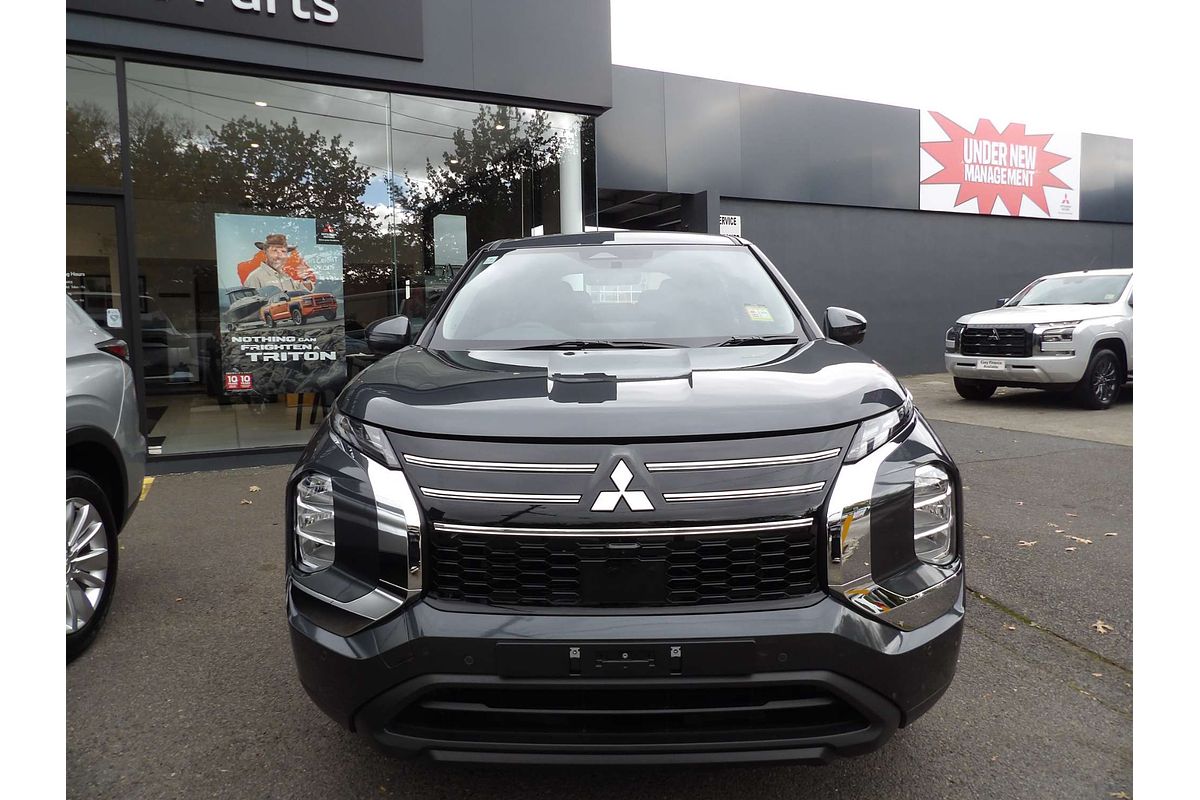 2025 Mitsubishi Outlander ES ZM
