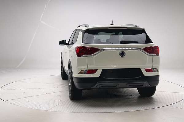 2023 KGM Korando Ultimate C300 thumb-6