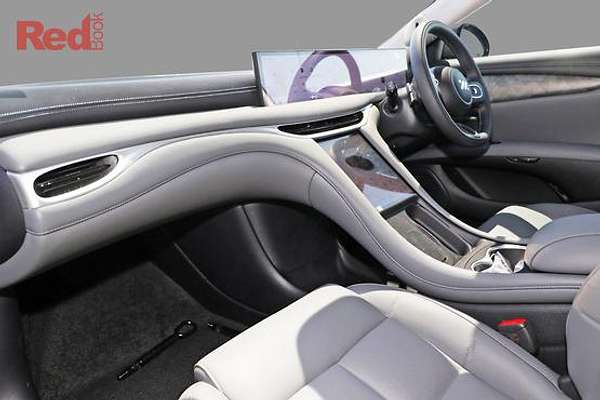 2026 MG IM5 Premium P12L thumb-5