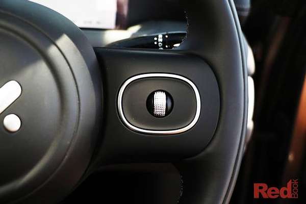 2026 MG IM5 Premium P12L thumb-12