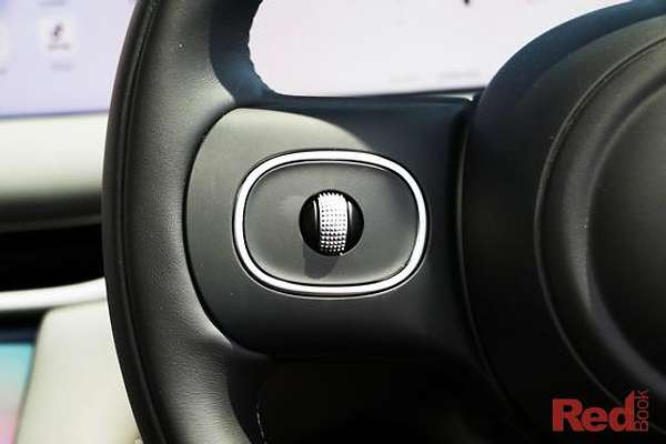2026 MG IM5 Premium P12L thumb-13