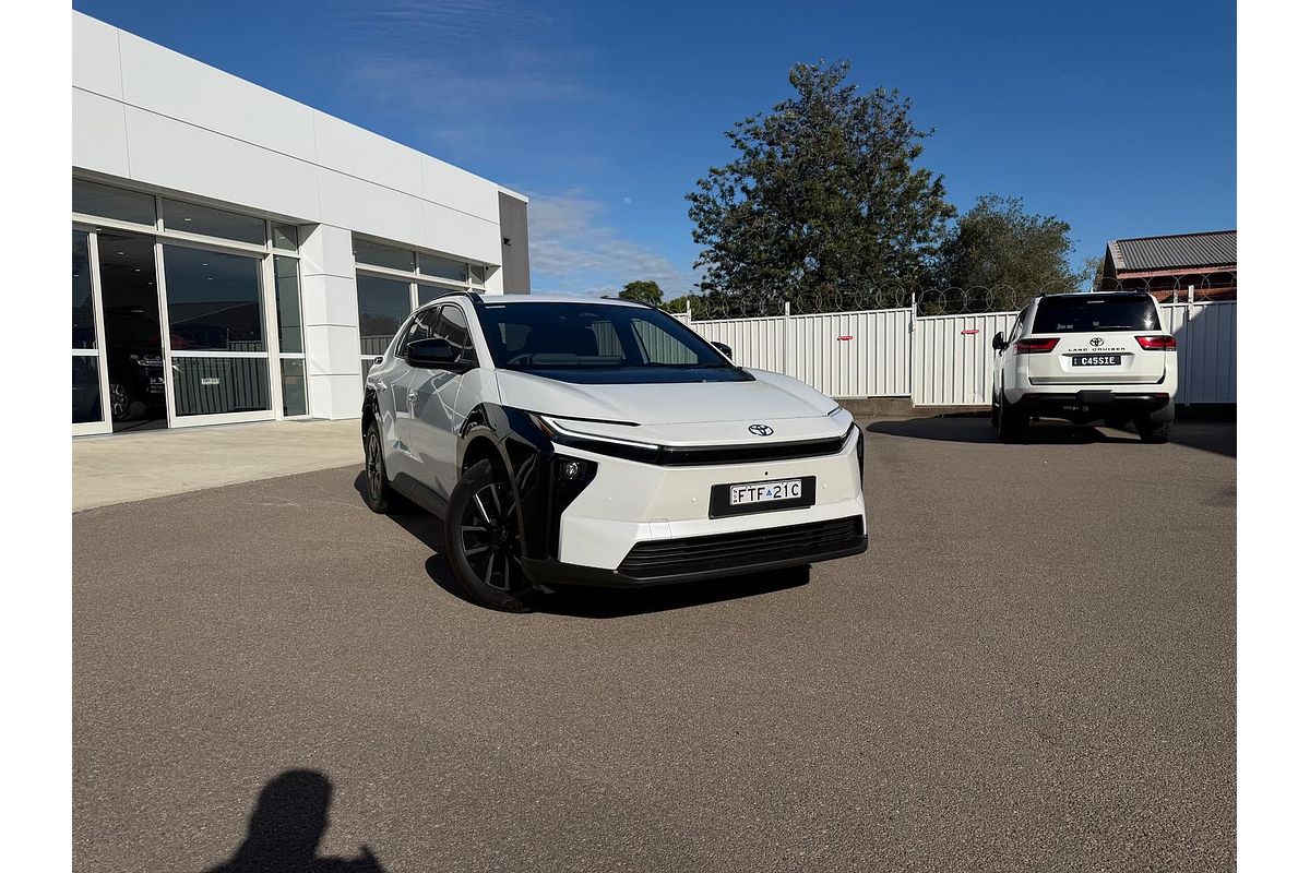 2025 Toyota bZ4X XEAM11R