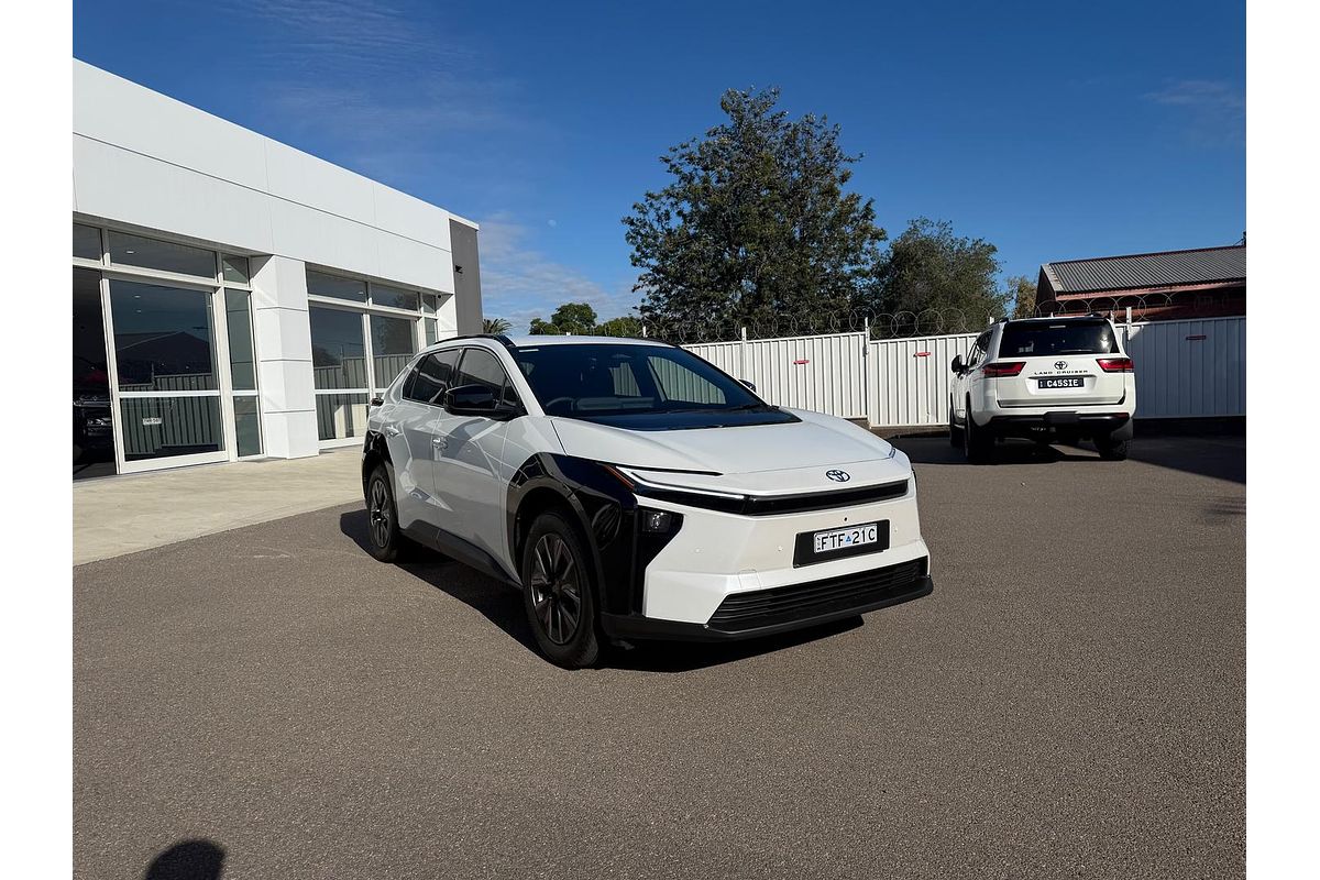 2025 Toyota bZ4X XEAM11R