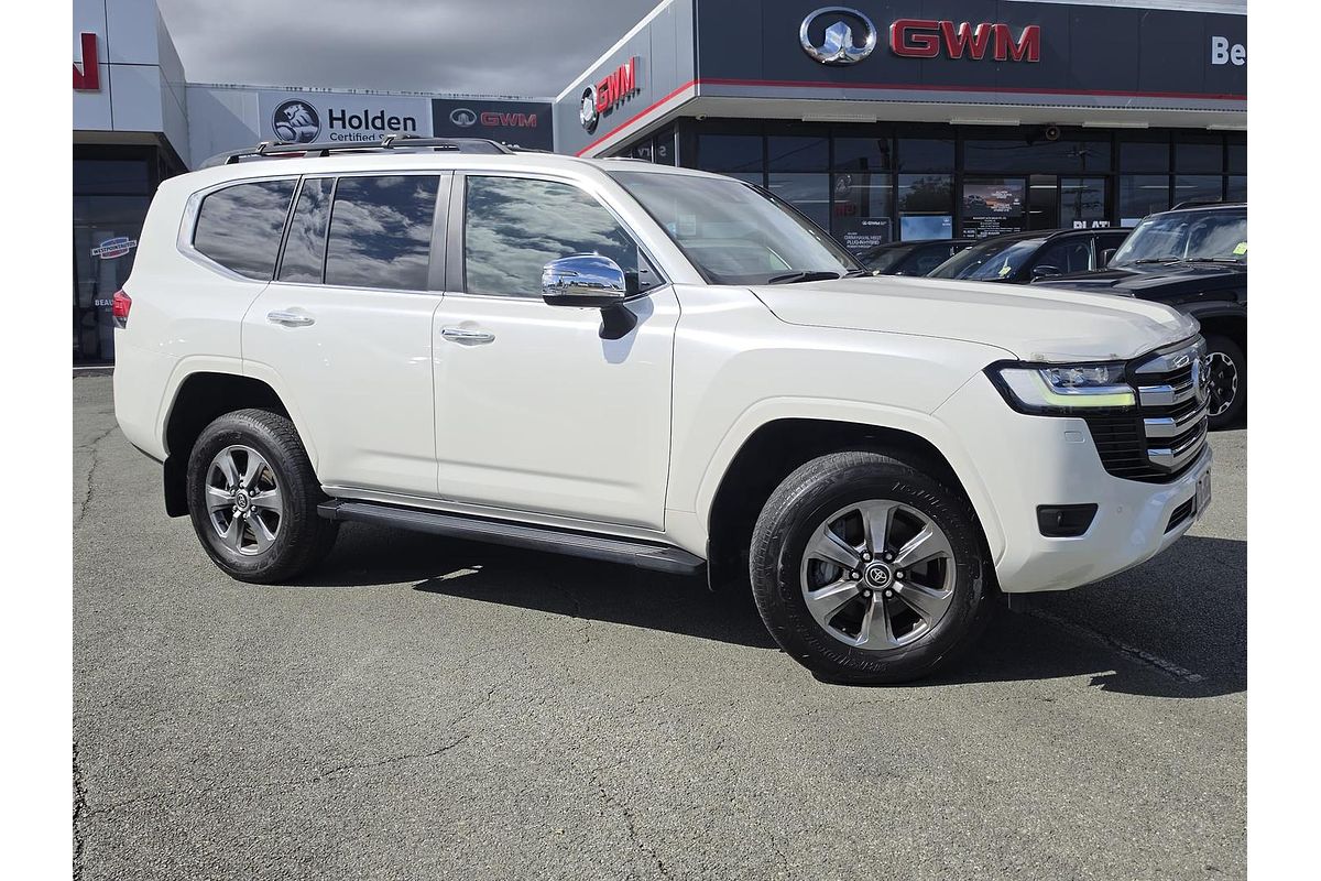 2023 Toyota Landcruiser Sahara FJA300R