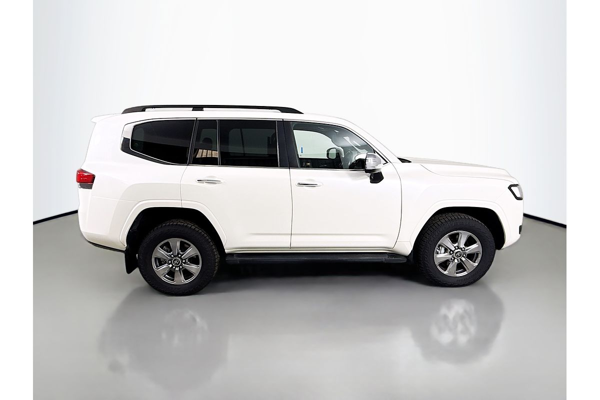 2022 Toyota Landcruiser Sahara FJA300R