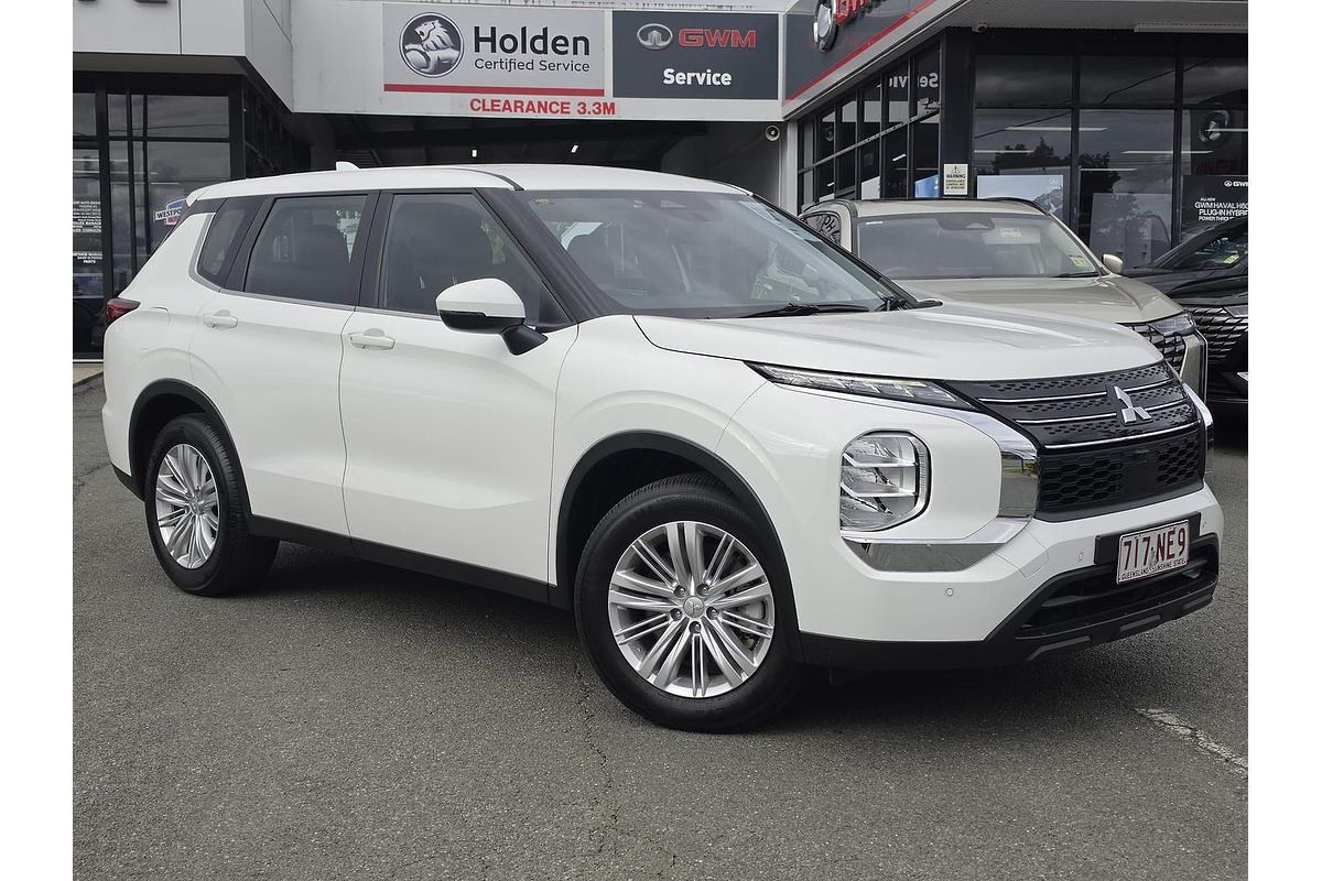 2024 Mitsubishi Outlander ES ZM