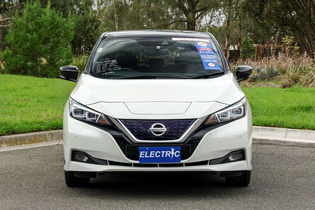 2022 Nissan LEAF ZE1