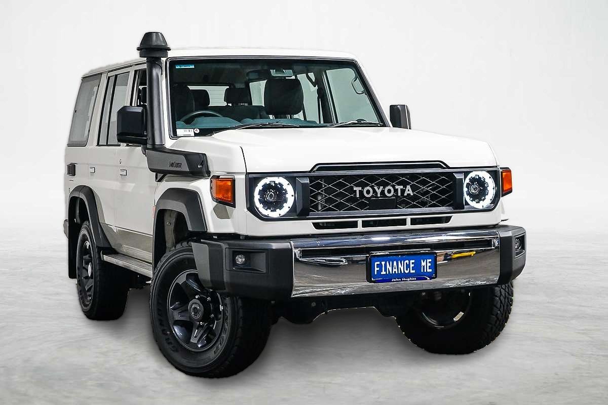 2025 Toyota Landcruiser GXL GDJL76R