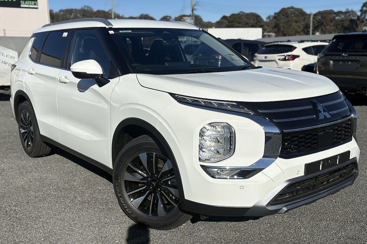 2026 Mitsubishi Outlander LS ZM