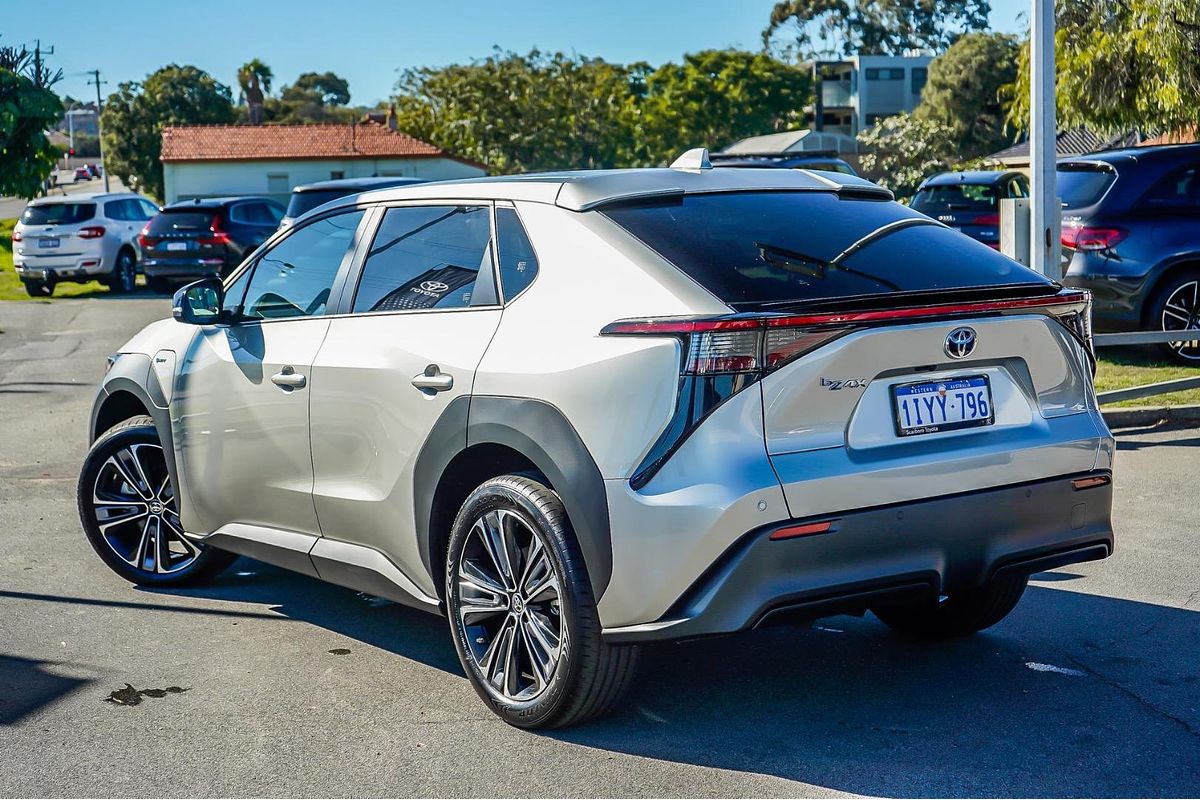 2024 Toyota bZ4X XEAM10R