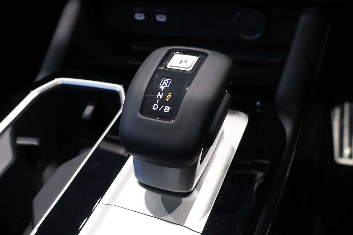 2025 Mitsubishi Outlander PHEV Exceed ZM