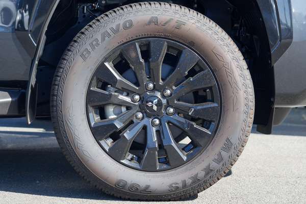 2025 Mitsubishi Triton GSR MV 4X4 thumb-4