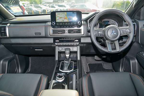 2025 Mitsubishi Triton GSR MV 4X4 thumb-8