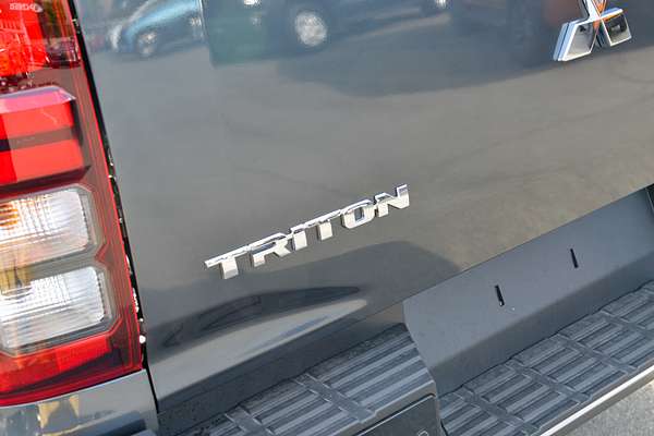2025 Mitsubishi Triton GSR MV 4X4 thumb-10