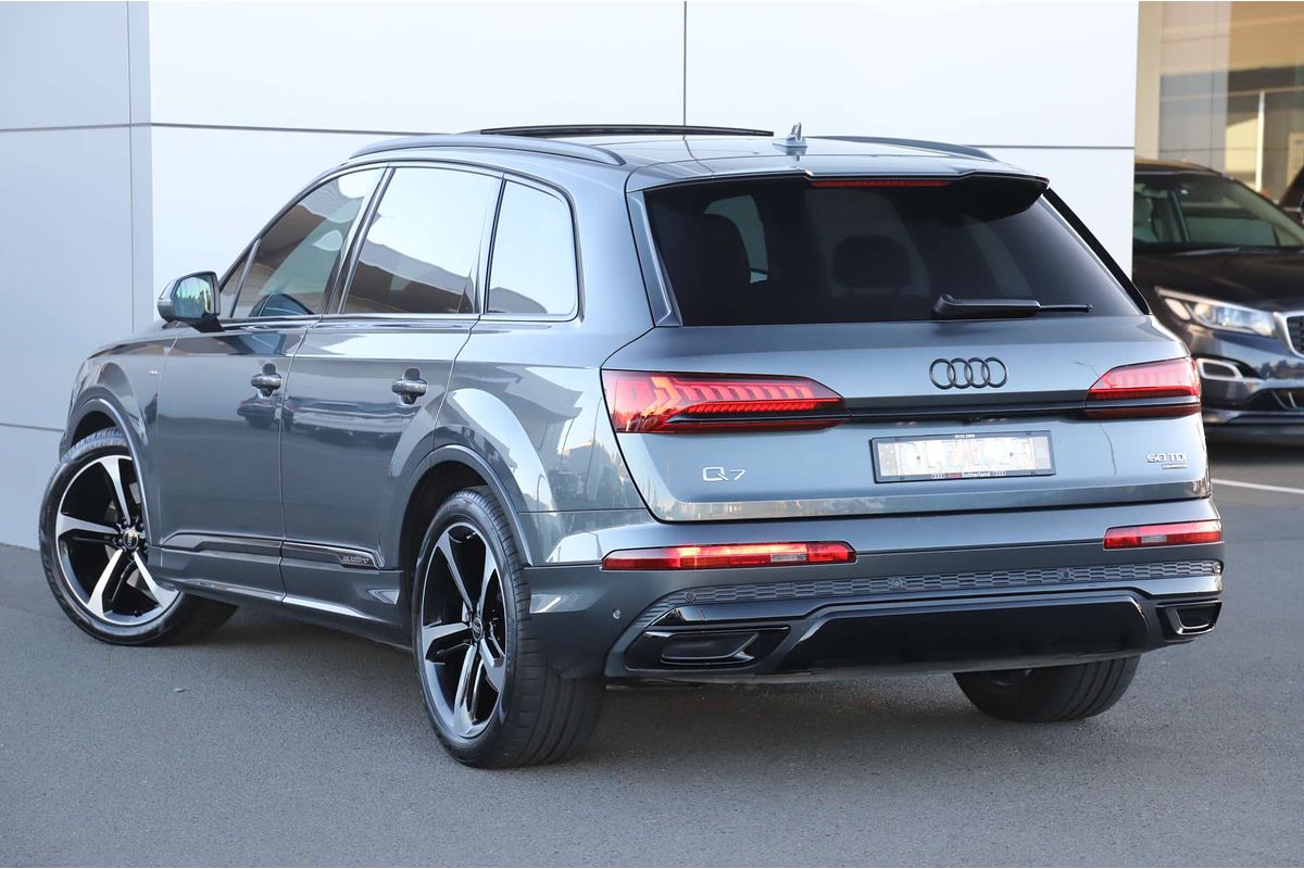 2022 Audi Q7 50 TDI S line 4M