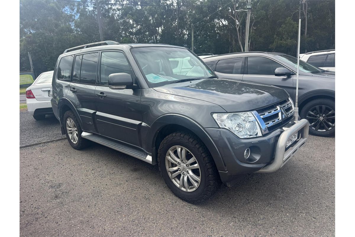 2013 Mitsubishi Pajero VR-X NW