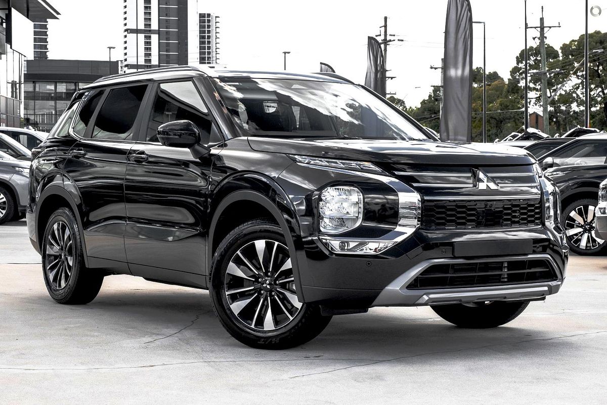 2025 Mitsubishi Outlander LS ZM