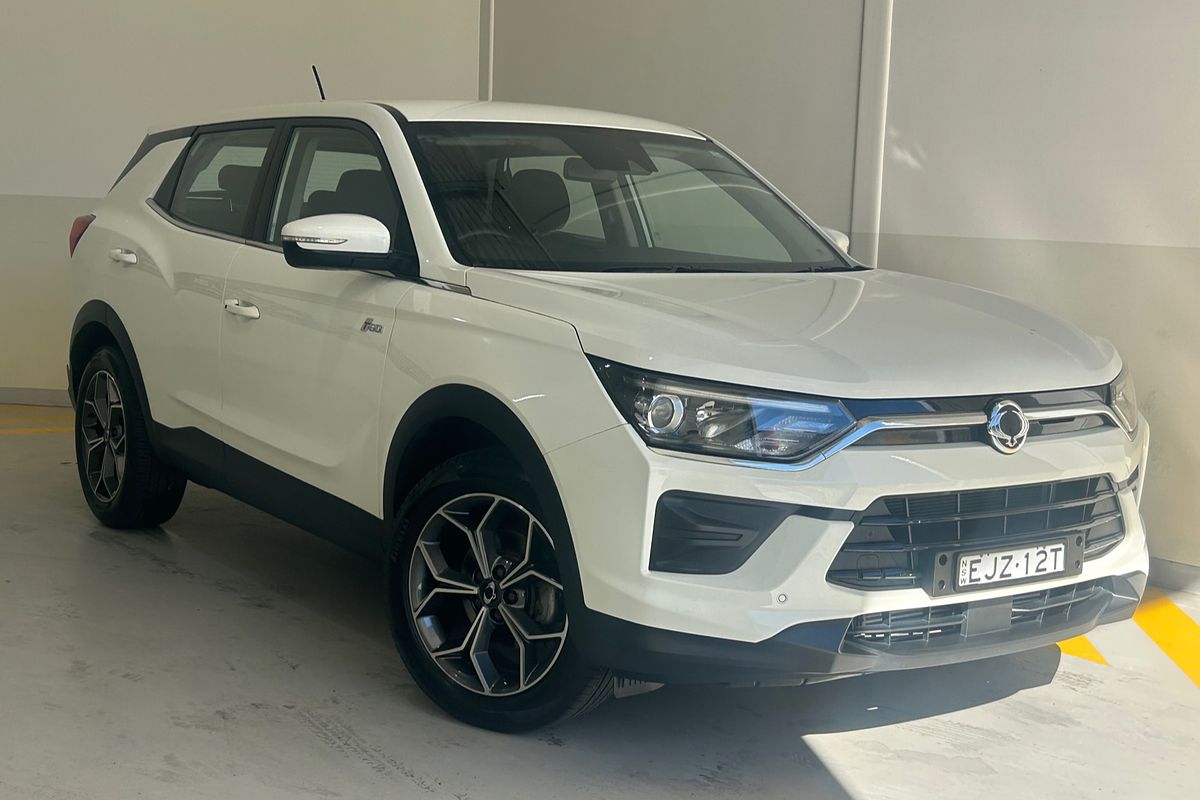 2020 KGM Korando ELX C300
