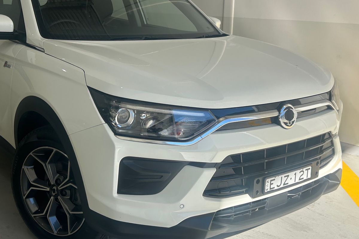 2020 KGM Korando ELX C300