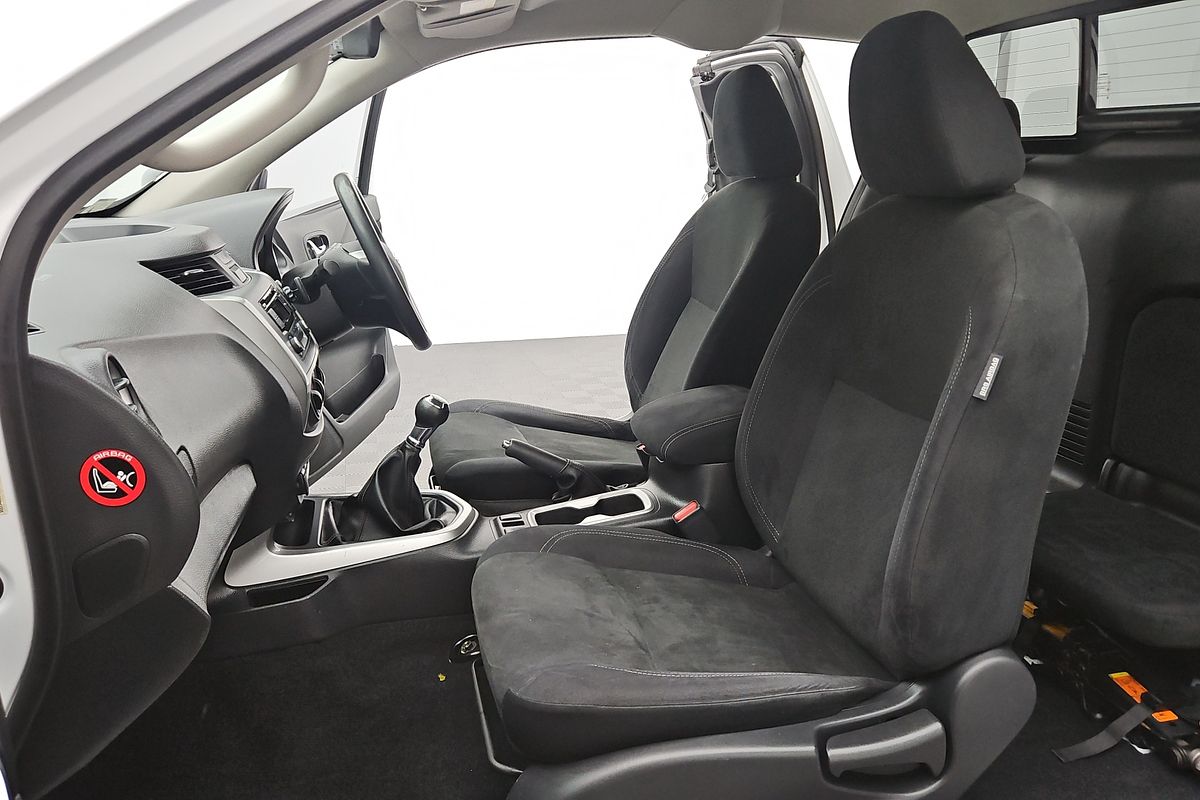 2018 Nissan Navara RX D23 Series 3 Rear Wheel Drive