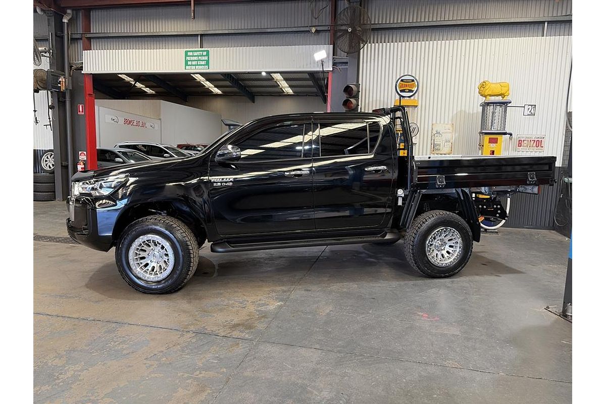 2023 Toyota HILUX SR5 (4x4) GUN126R 4X4