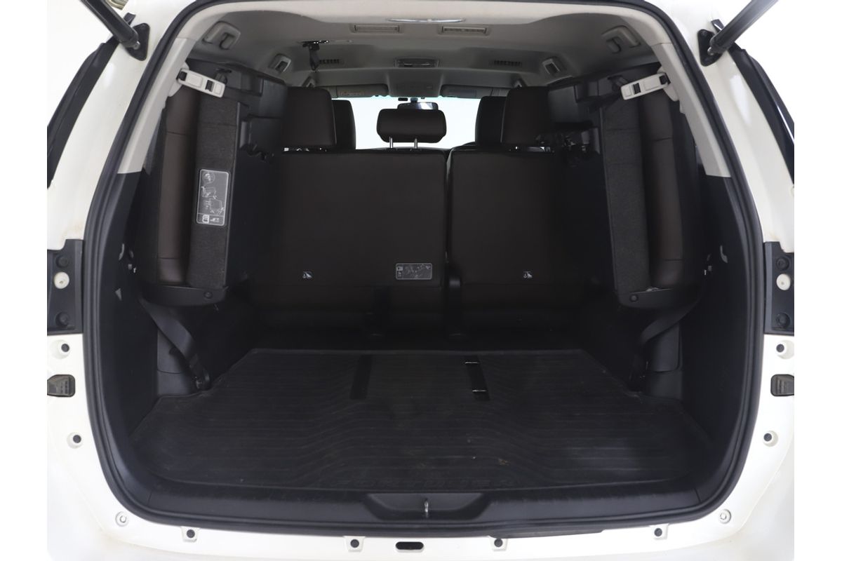 2016 Toyota Fortuner Crusade GUN156R image 20