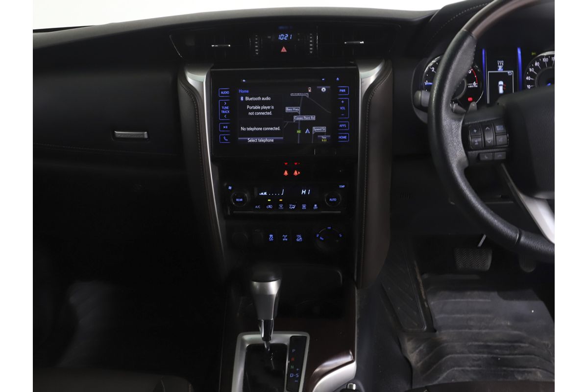 2016 Toyota Fortuner Crusade GUN156R image 23